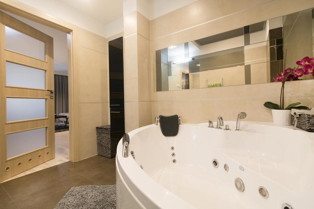 Kings City - Skawińska Apartment Kraków Zewnętrze zdjęcie